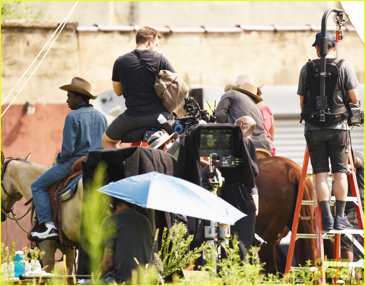 Idris Elba Rides a Horse for 'Concrete Cowboys' Filming Photo 4332510