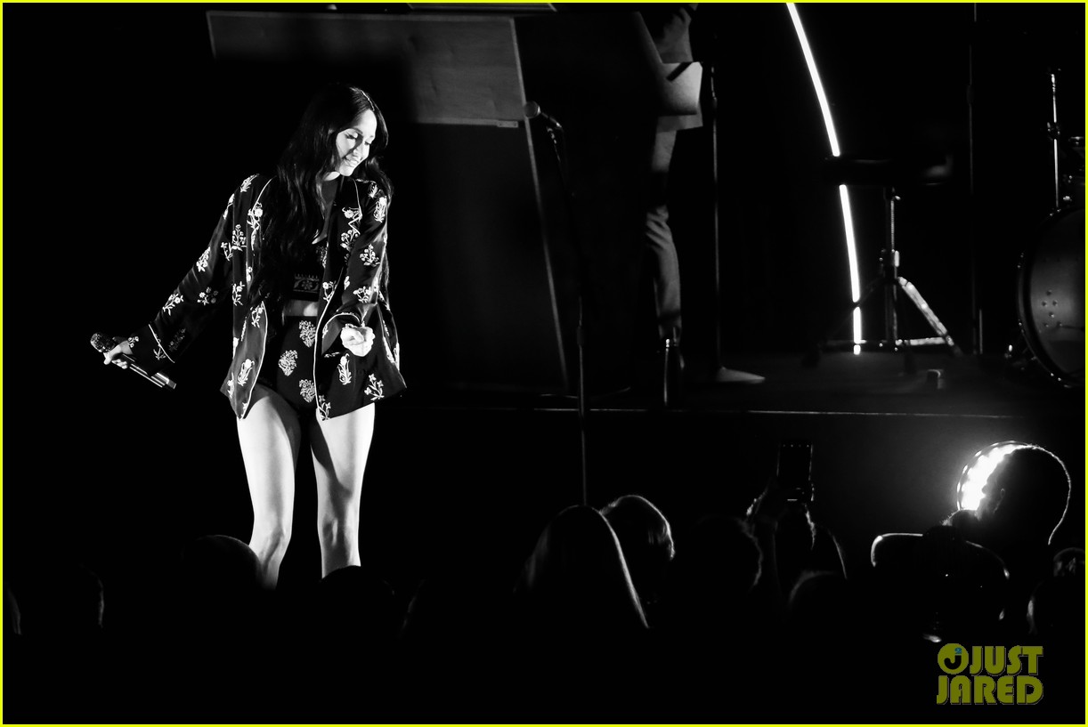 Kacey Musgraves Brings Her &lsquo;Oh, What a World&rsquo; Tour to L.A.: Photo