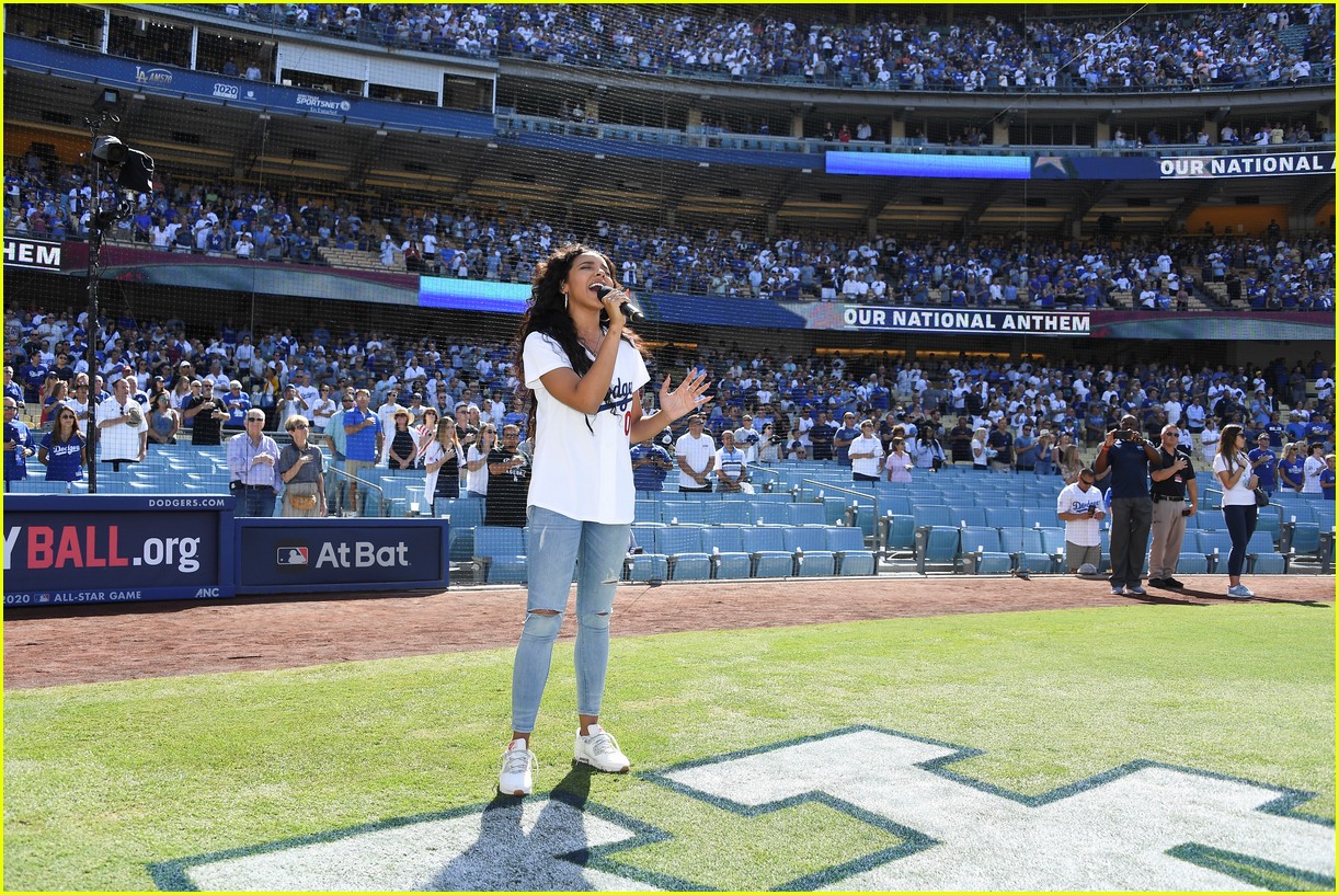 Elizabeth Olsen, Jamie Bell, & Gabrielle Union Enjoy Dodgers Game