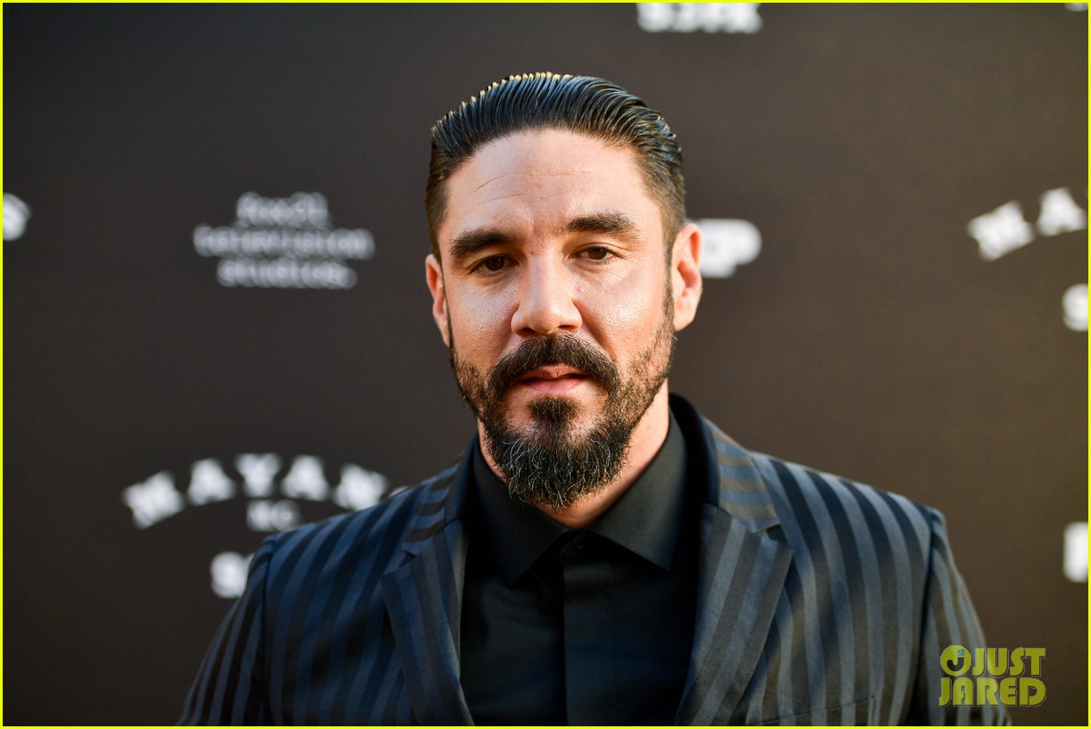 Photo sons of anarchy spinoff mayans m c cast celebrate season two