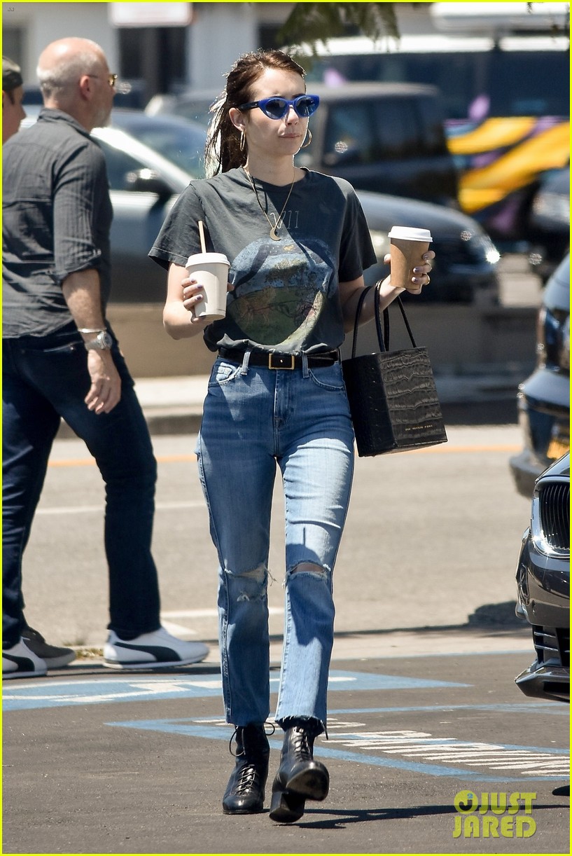 emma roberts rocks a week full fo super chic outfits 014337199