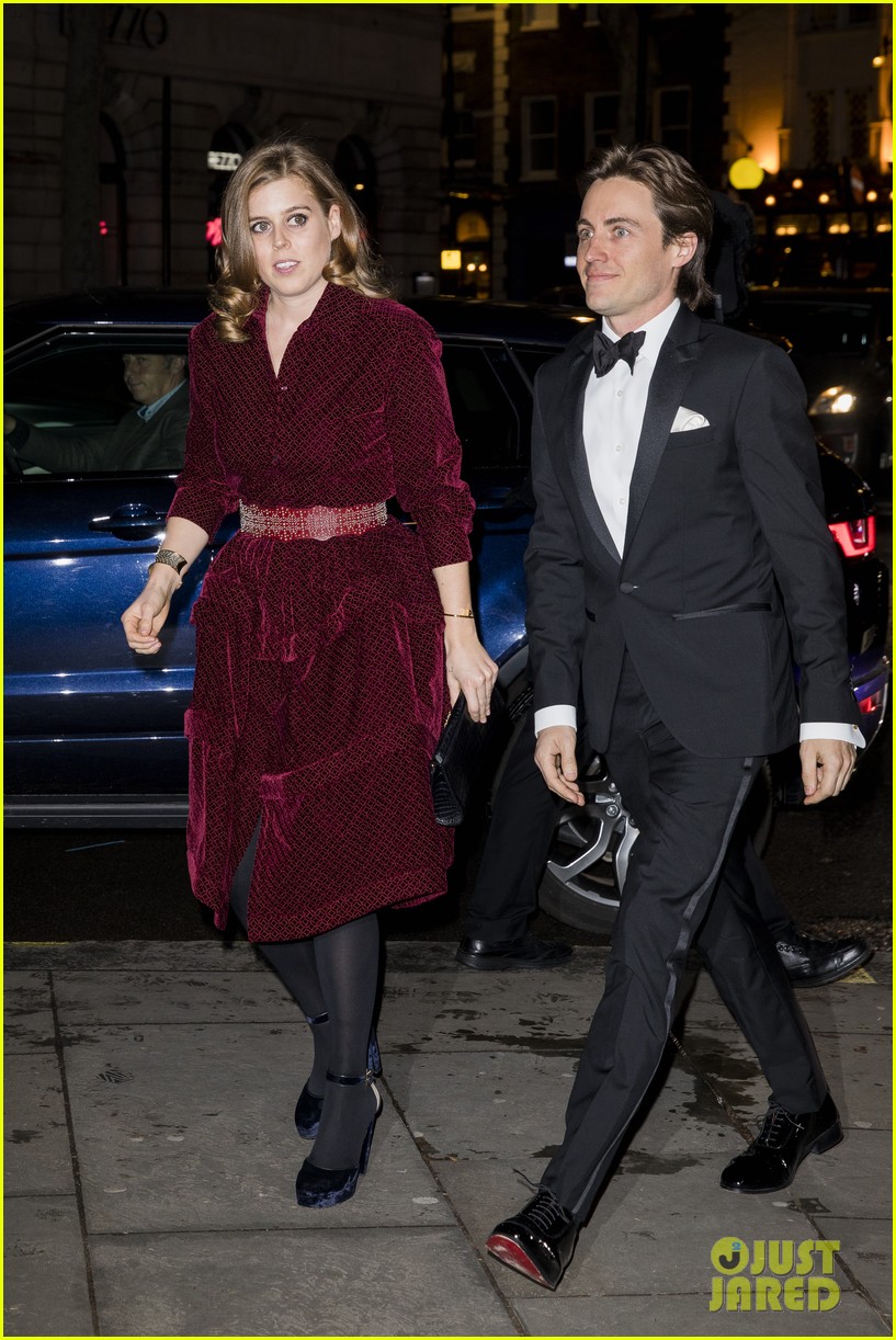 Princess Beatrice Is Engaged to Edoardo Mapelli Mozzi See the Ring