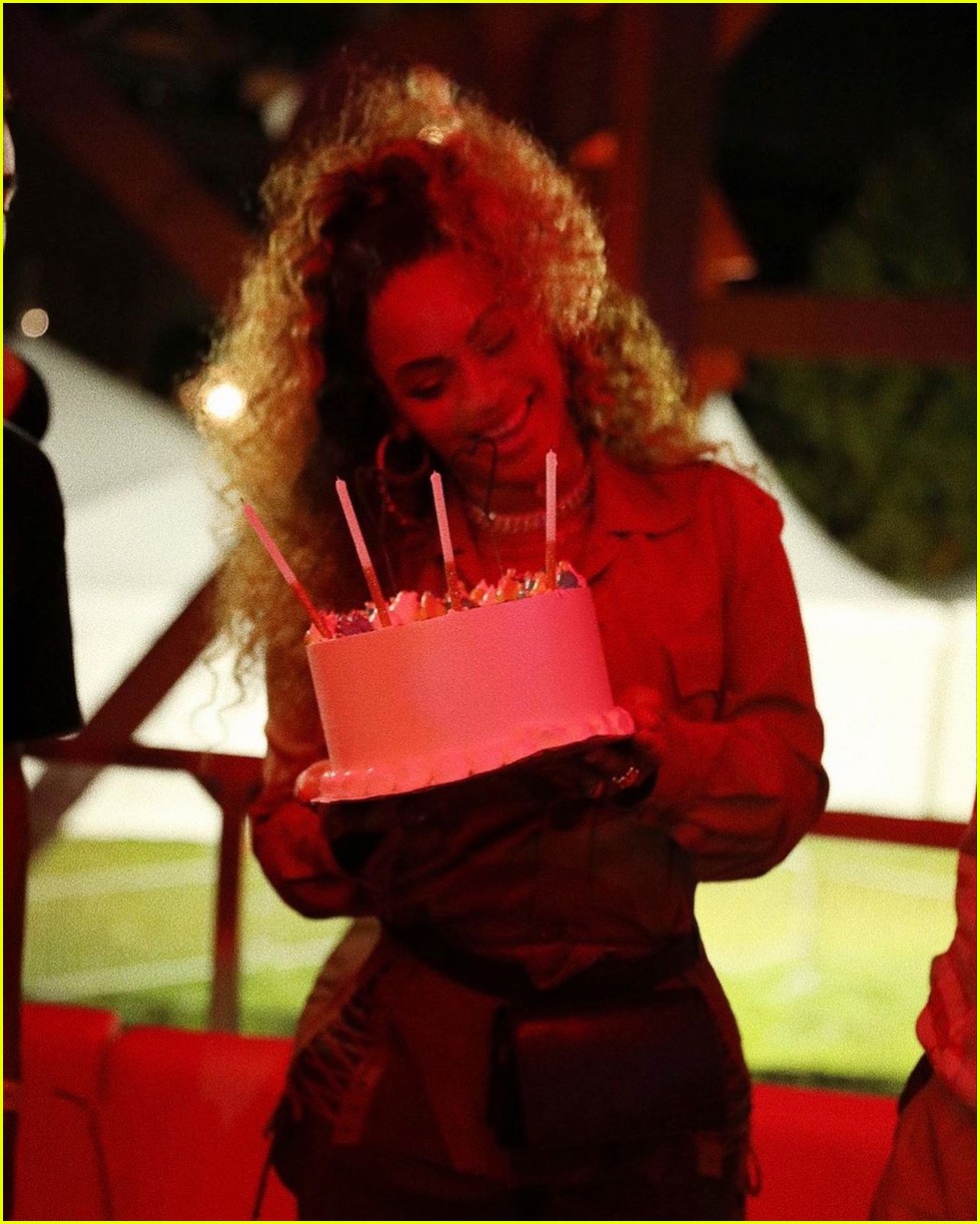 Beyonce Enjoys an Early 38th Birthday Celebration!: Photo 4344506