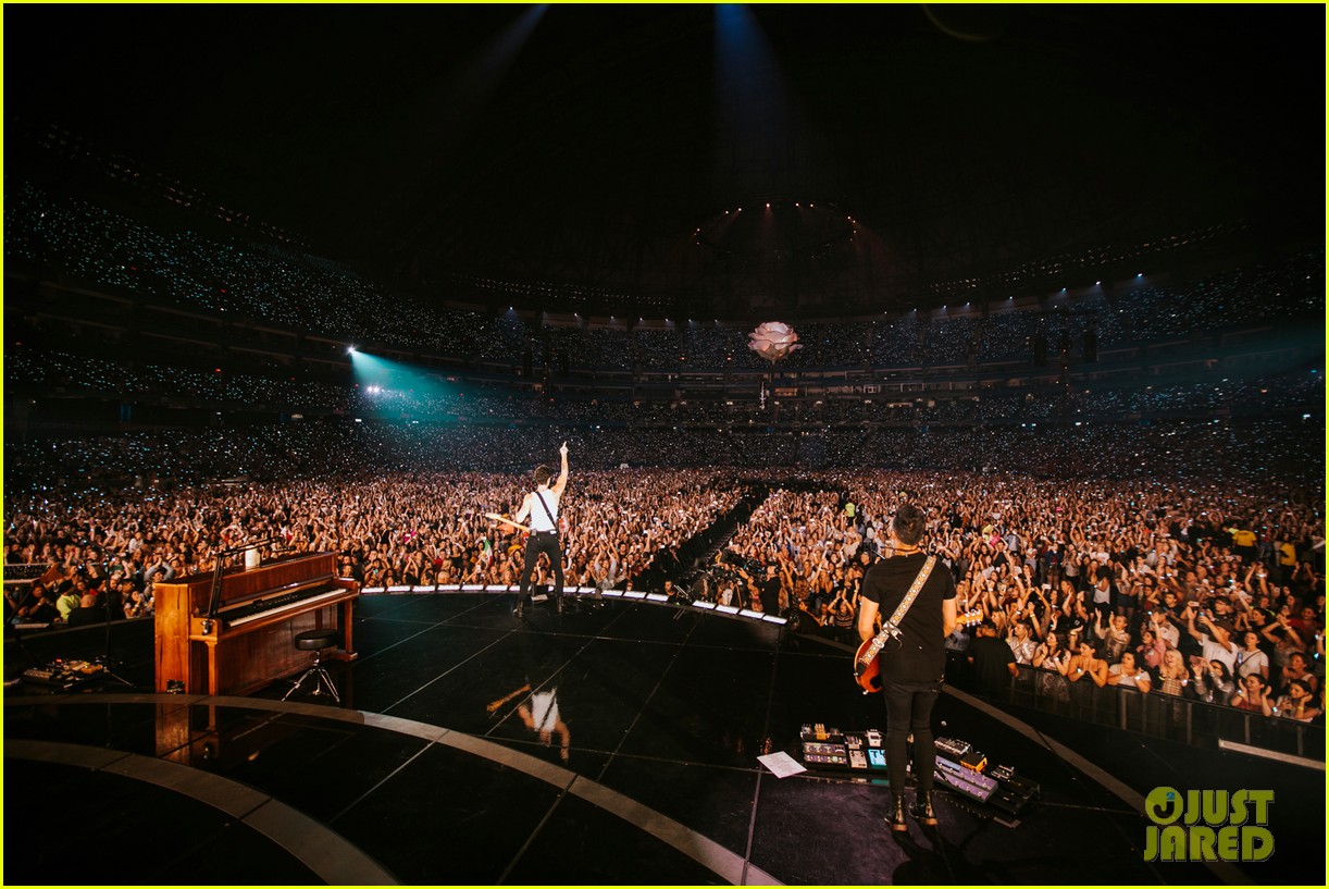 Camila Cabello Makes Surprise Appearance at Shawn Mendes Concert in