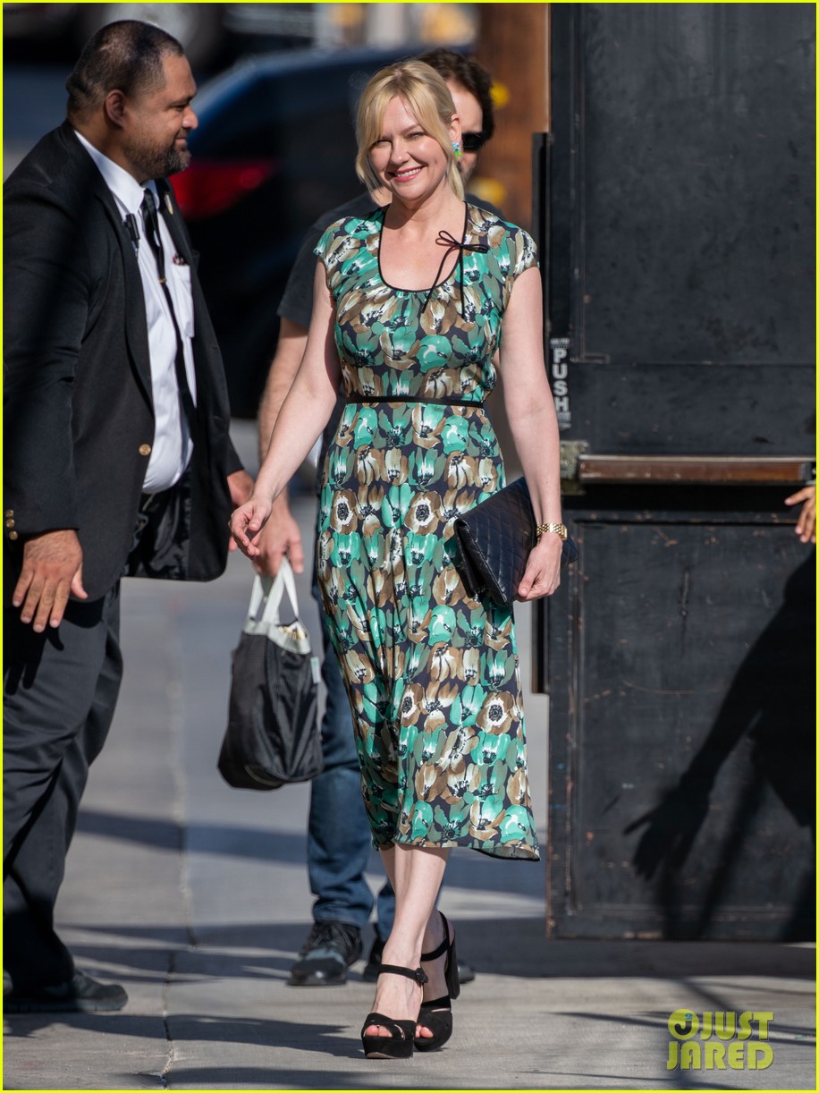 Kirsten Dunst Tells Kimmel She Had 'Week of Anxiety' Before Walk of