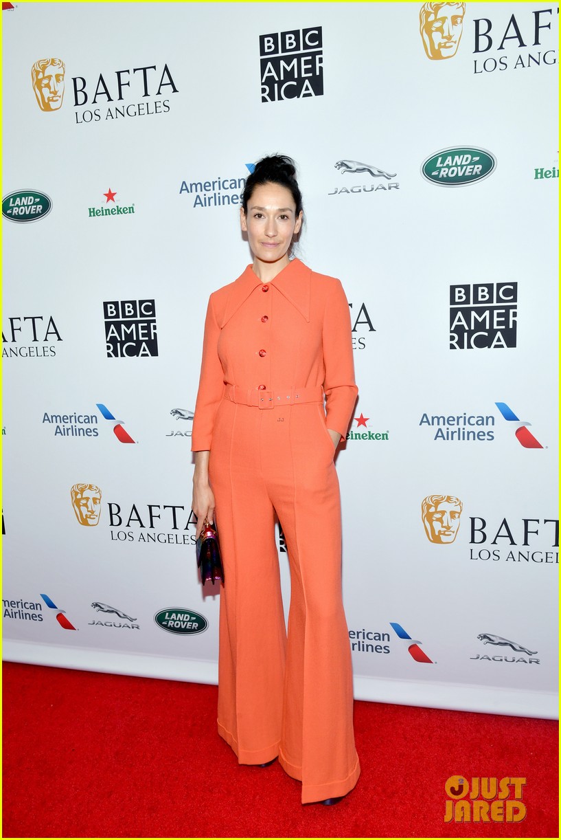 sandra oh jodie comer arrive in style for bafta tea party 034356971