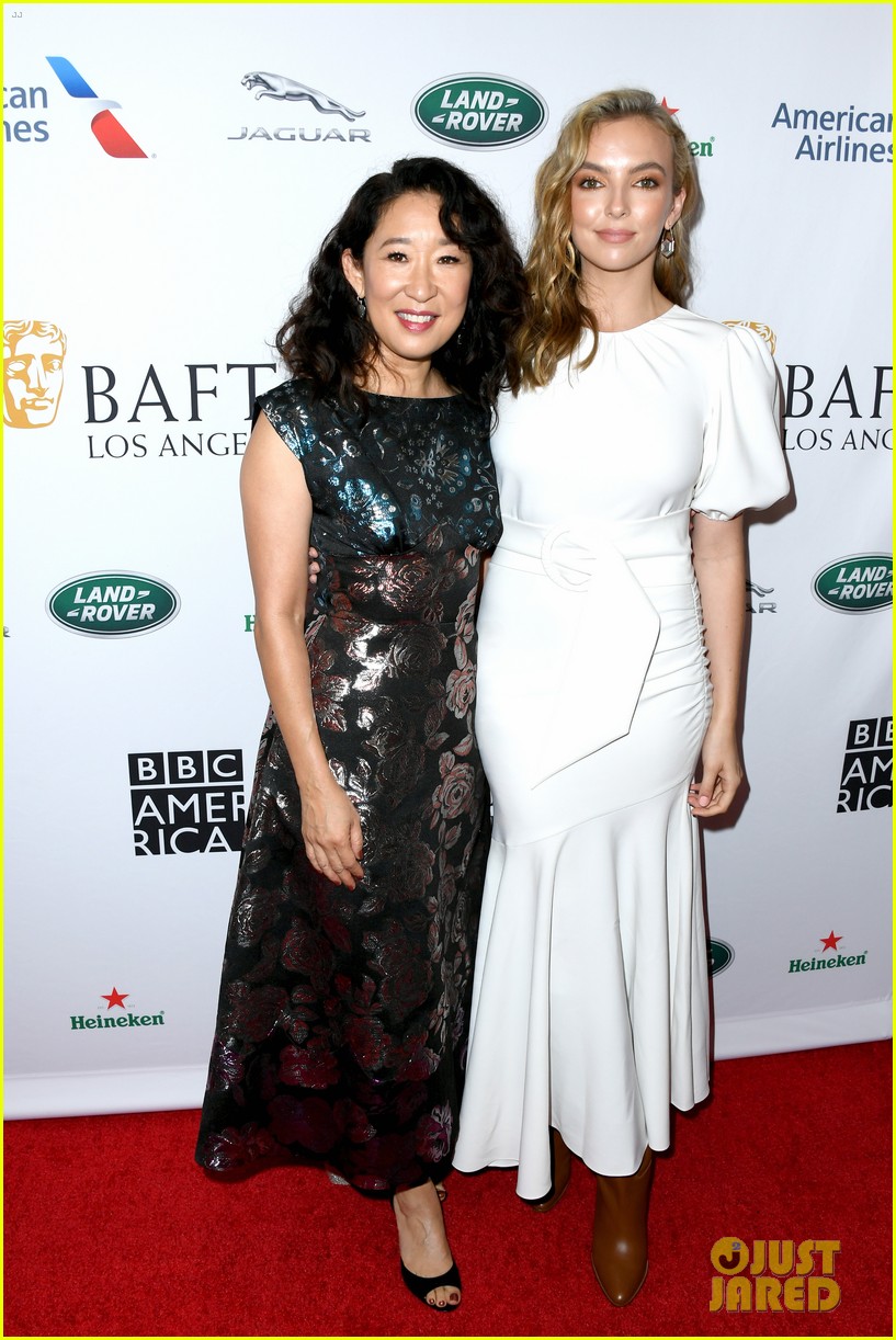 sandra oh jodie comer arrive in style for bafta tea party 074356975