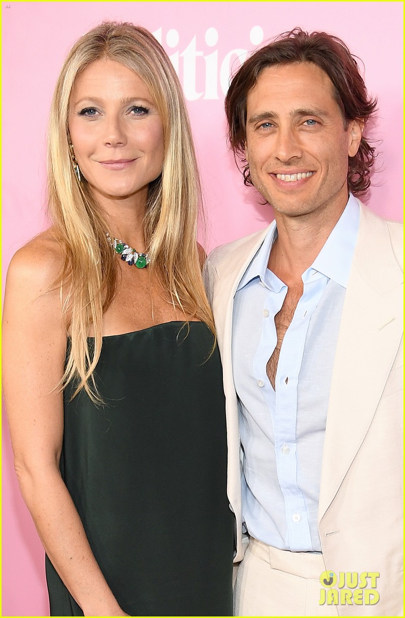 Paltrow & Brad Falchuk Couple Up for 'The Politician' Premiere