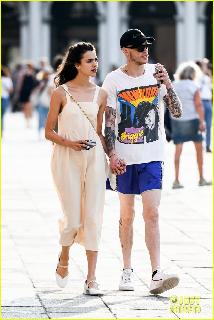 Pete Davidson & Margaret Qualley Hold Hands While Sightseeing in Venice