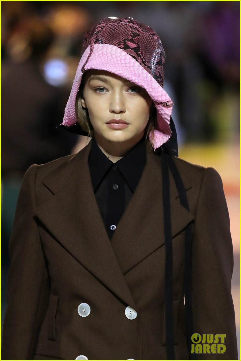 prada hat 2019