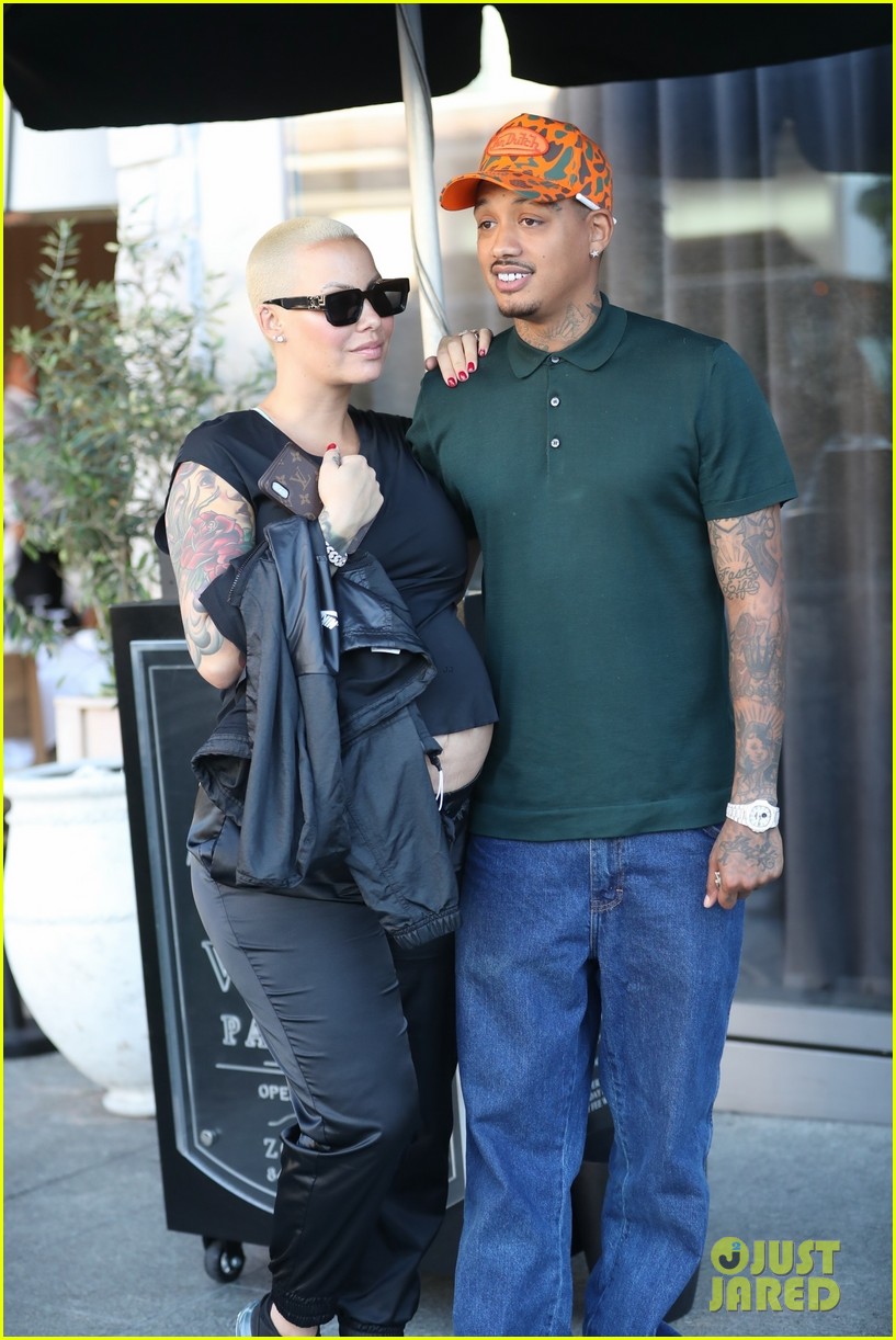 pregnant amber rose boyfriend alexander ae edwards step out for lunch 014359705