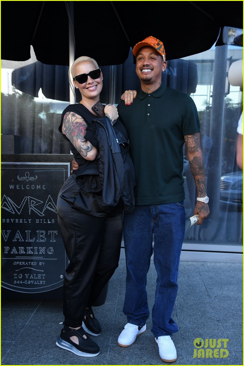 pregnant amber rose boyfriend alexander ae edwards step out for lunch 114359715