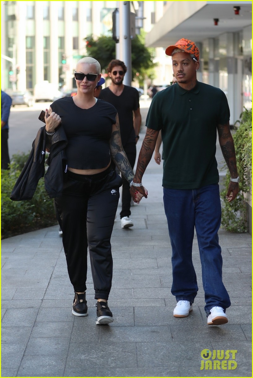 pregnant amber rose boyfriend alexander ae edwards step out for lunch 134359717