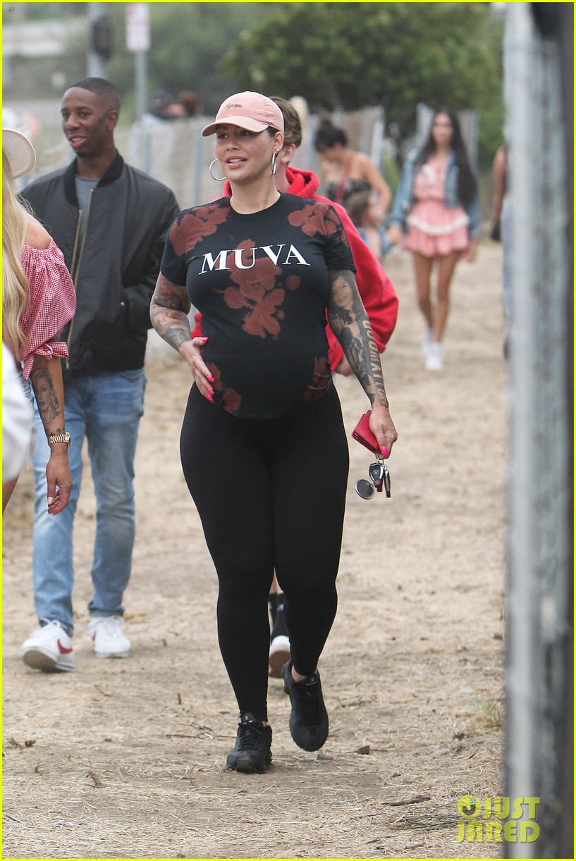 Amber Rose Shows Off Growing Baby Bump at Malibu Chili CookOff! Photo