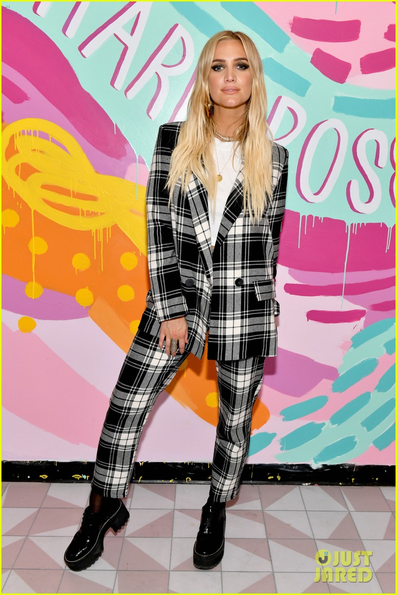 ashlee simpson evan ross help close out nyfw at boohoo party 264351643