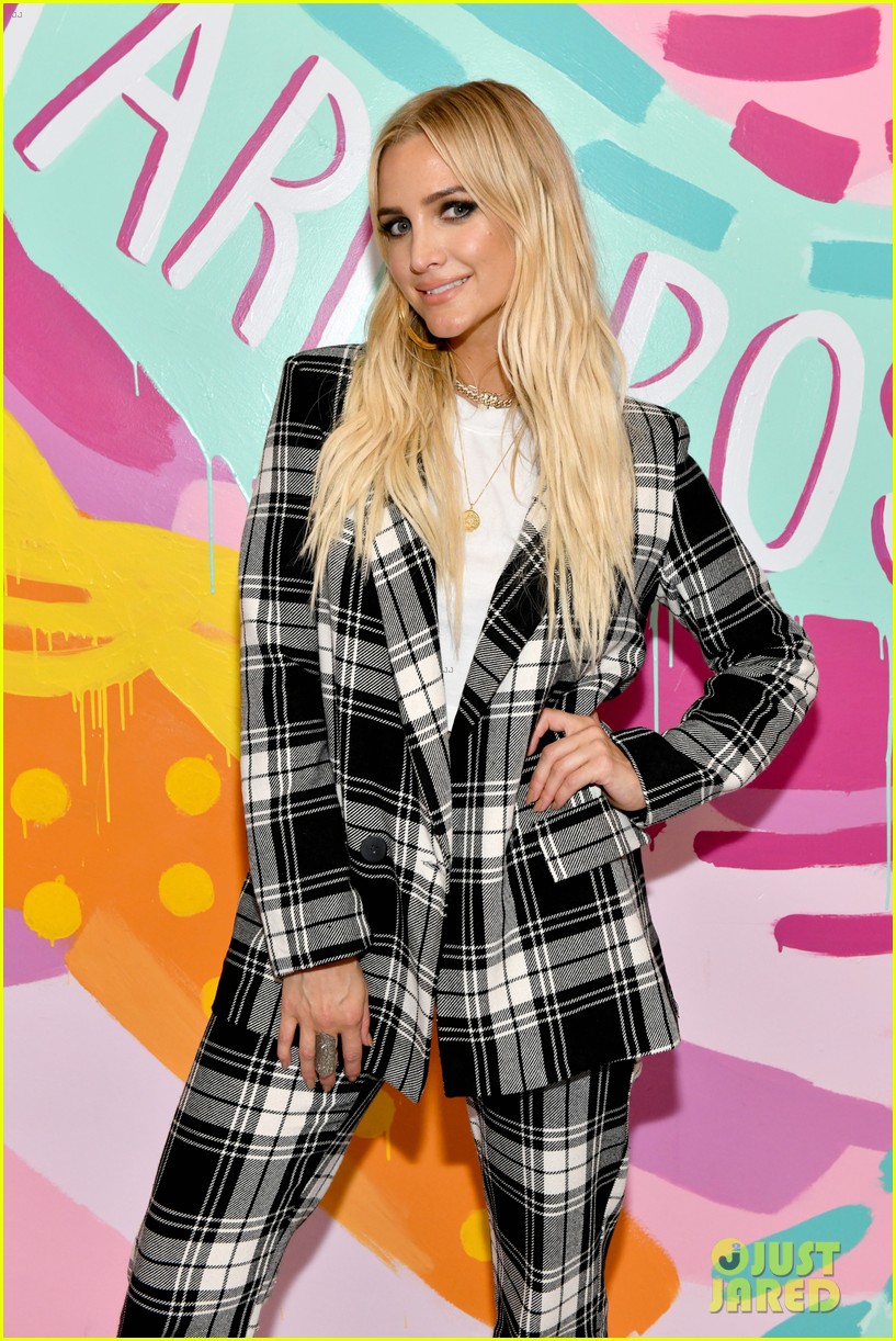 ashlee simpson evan ross help close out nyfw at boohoo party 274351644