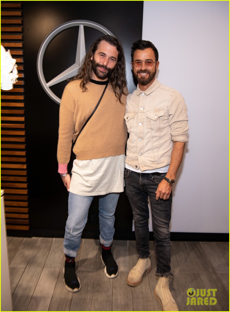 Justin Theroux Jonathan Van Ness Hang Out At U S Open 2019 Photo 4344733 Jameela Jamil Justin Theroux Martha Stewart Michael Che Pictures Just Jared