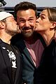 ben affleck supports kevin smith jason mewes hands footprint ceremony 05