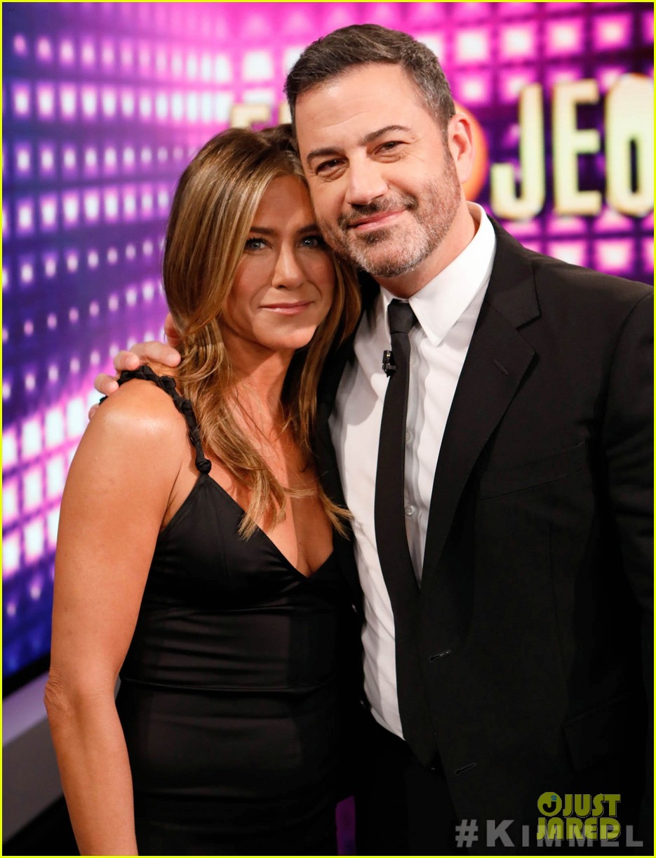Jennifer Aniston Tells 'Kimmel' She Was 'Most Reluctant Person' to Join(02)