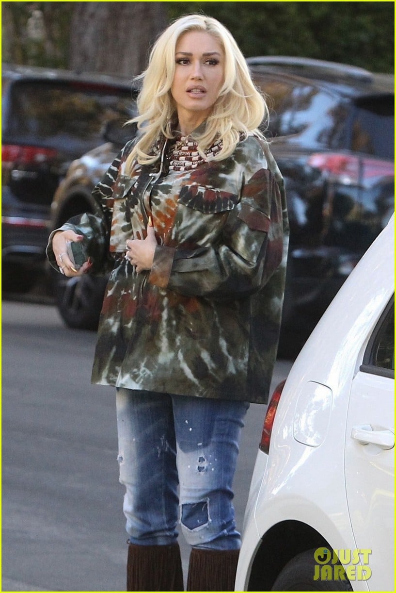 Gwen Stefani Celebrates Her 50th Birthday With Blake Shelton & The Kids