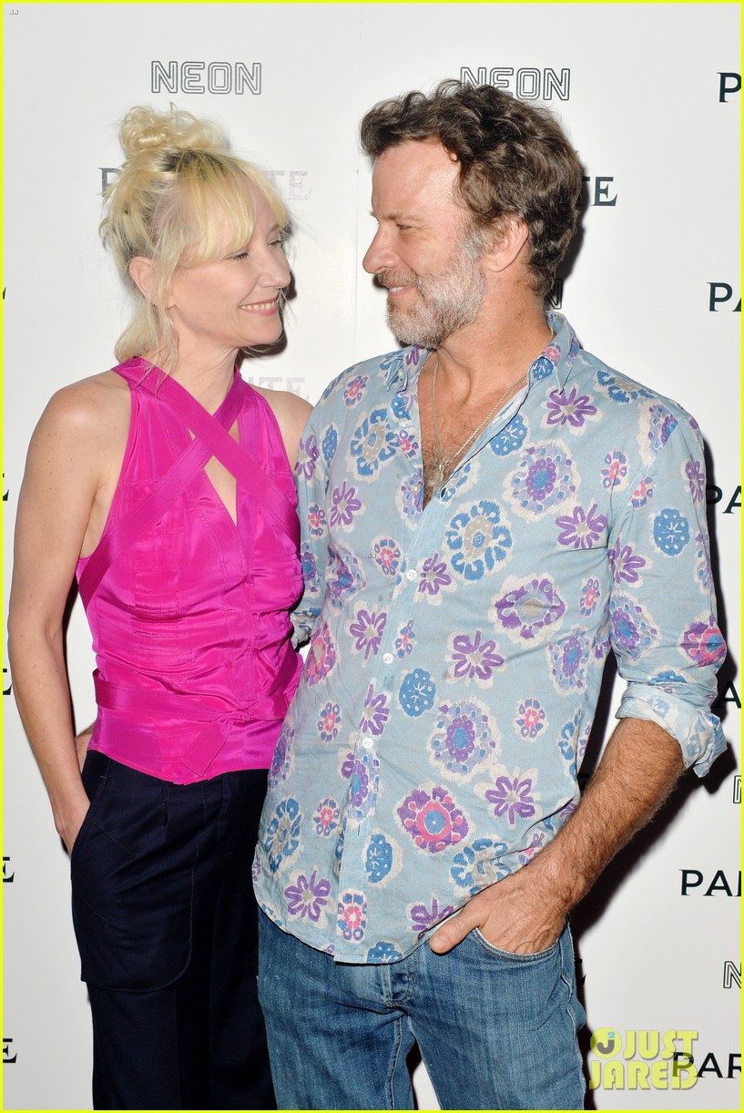 Anne Heche & Thomas Jane Couple Up for 'Parasite' Premiere: Photo