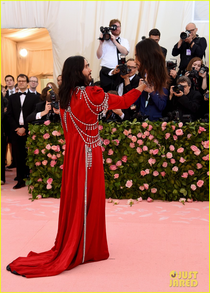 Jared Leto Thinks His Met Gala Head Was Stolen Photo 4368006 Jared