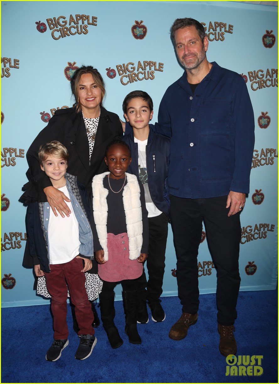 Neil Patrick Harris is Supported by Family While Hosting Big Apple