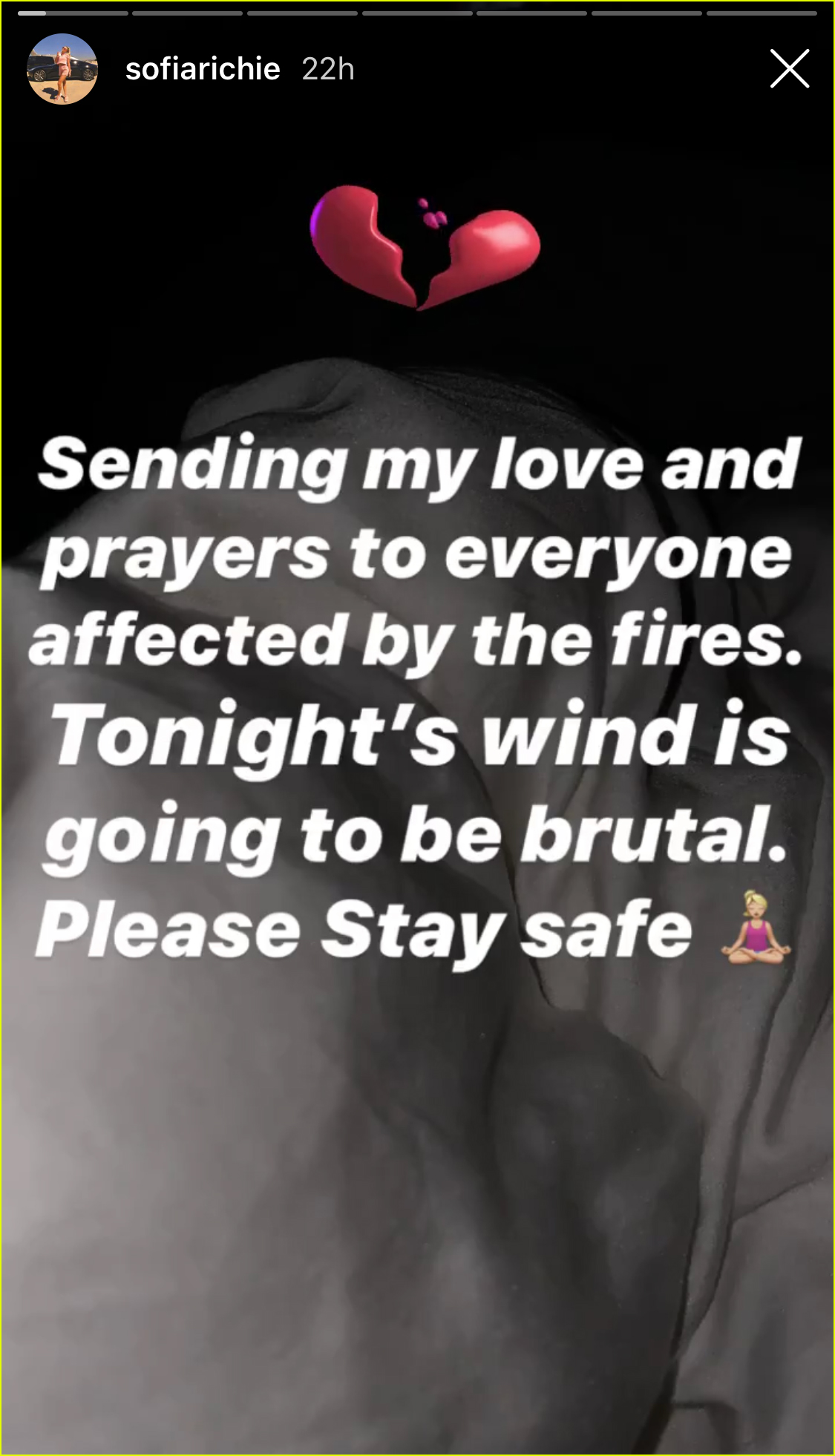 Sofia Richie Sends 'Love & Prayers' to Those Affected by California(00)