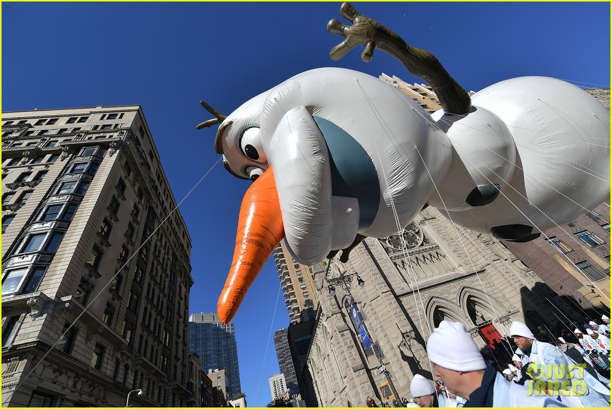 Here's Why Singers Lip Sync at Macy's Thanksgiving Day Parade Photo 4395408 Photos Just