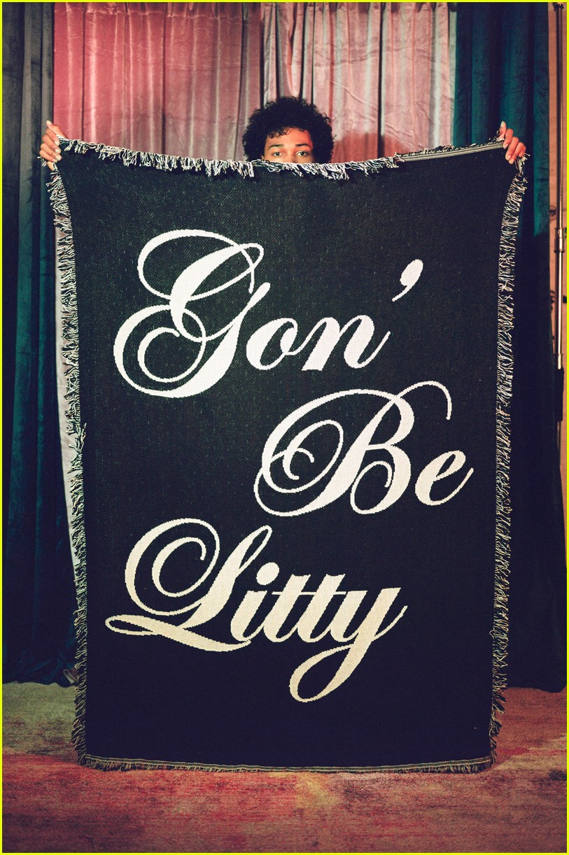 Photo: beyonce reveals her holiday merch collection 03 | Photo 4395258