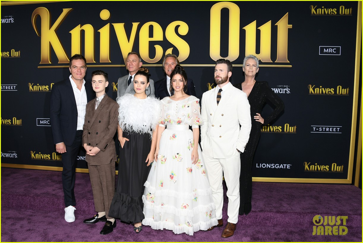 Chris Evans, Ana de Armas, & Daniel Craig Premiere 'Knives Out': Photo