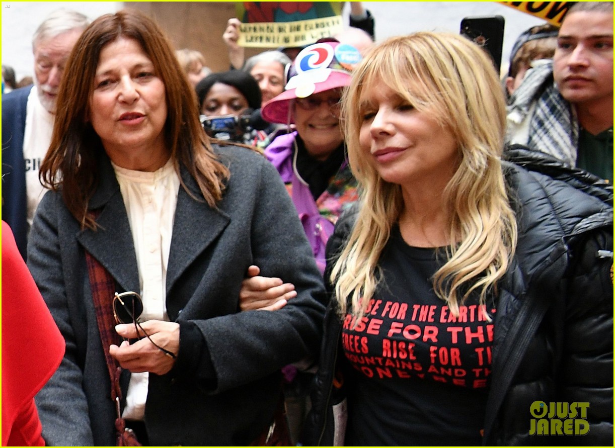 Jane Fonda Arrested For Fourth Time During Protest in Washington D.C(01)