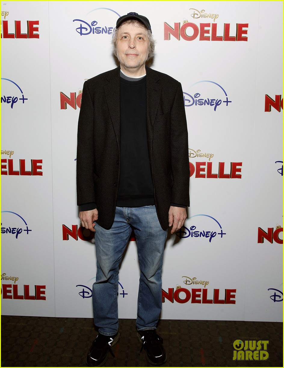 Anna Kendrick Rocks Dress With Giant Bow at 'Noelle' Premiere Photo