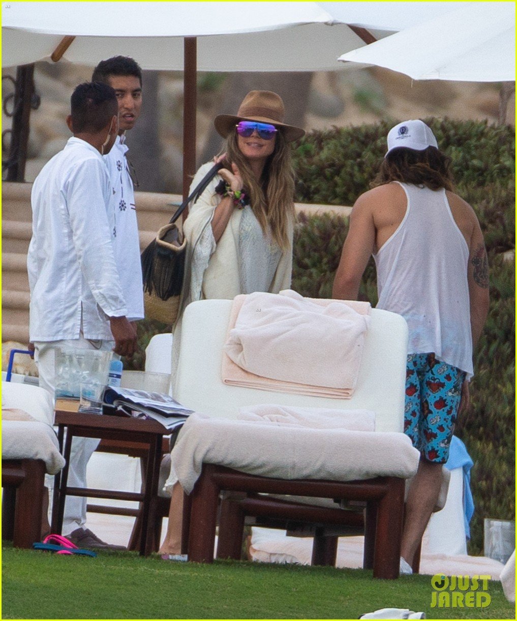 Heidi Klum & Husband Tom Kaulitz Pack on the PDA on Vacation in Cabo