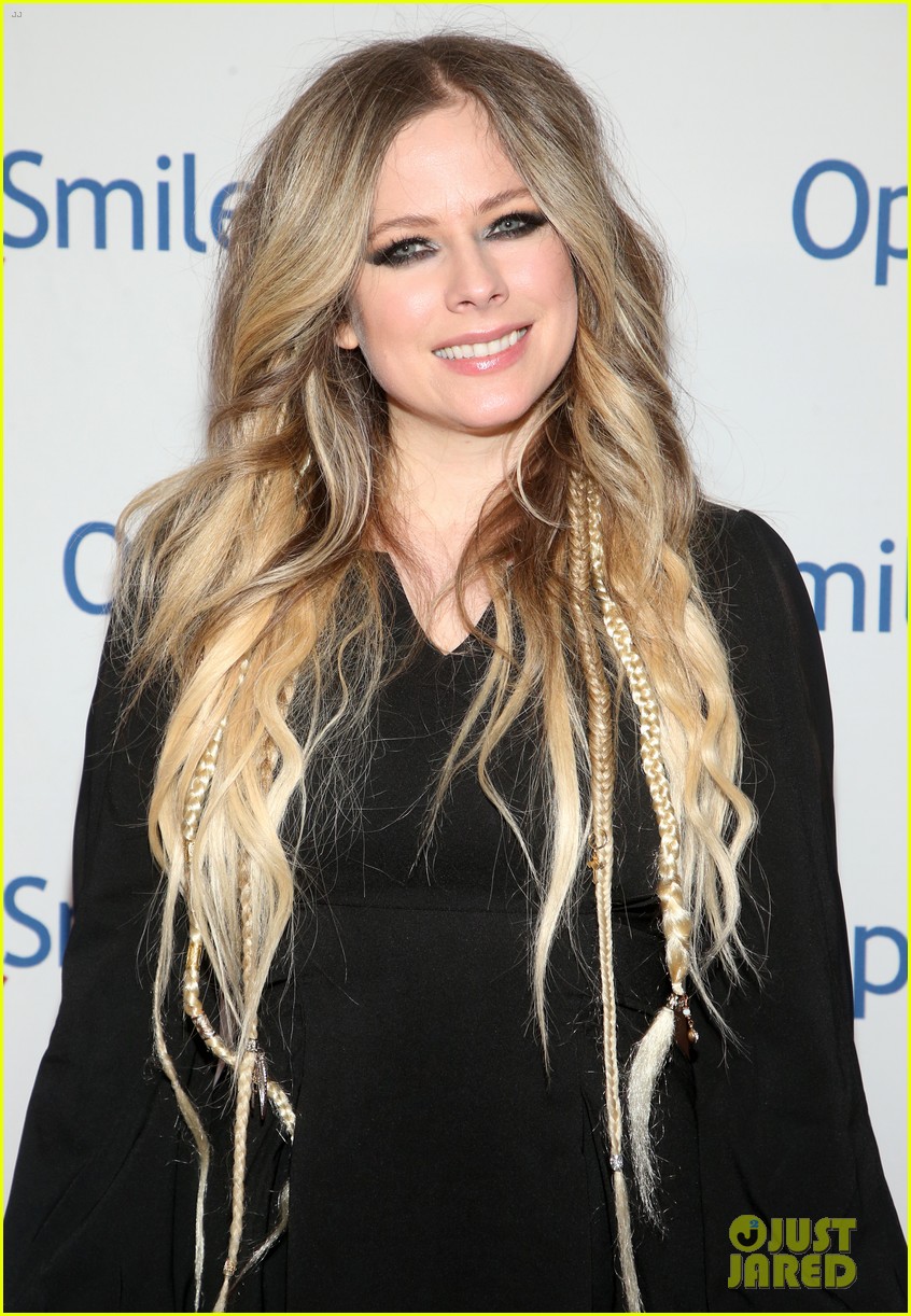 Lavigne smile avril Smile by
