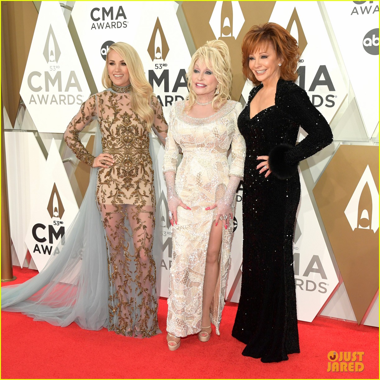 Carrie Underwood, Reba McEntire, & Dolly Parton Sparkle at CMA Awards(00)