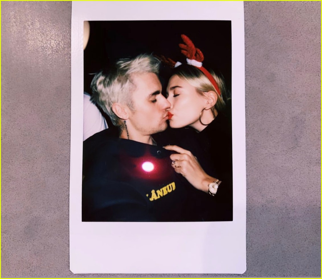 Justin Bieber Sings Holiday Hits In The Car On Christmas Videos Photo 19 Christmas Christmas Hailey Baldwin Hailey Bieber Justin Bieber Pictures Just Jared