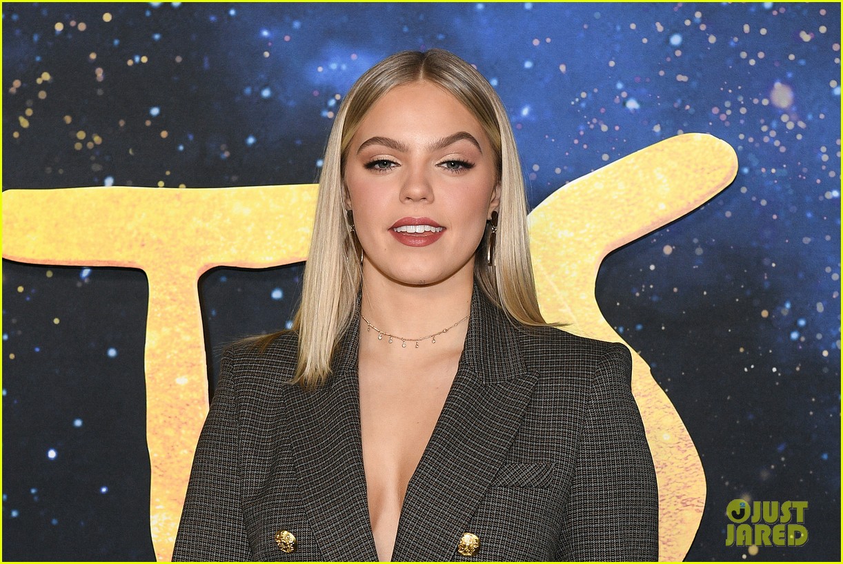 LinManuel Miranda, 'Queer Eye' Stars, & More Attend the 'Cats' World