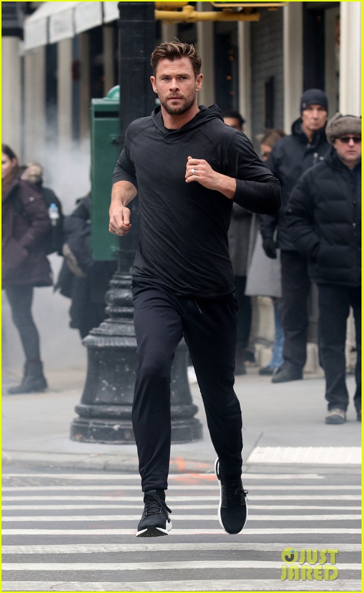 Chris Hemsworth Jogs While Filming Hugo Boss Commercial in NYC Photo