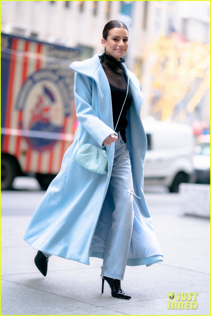 Lea Michele Reveals Husband Zandy Reich Already Gave Her A Christmas(00)