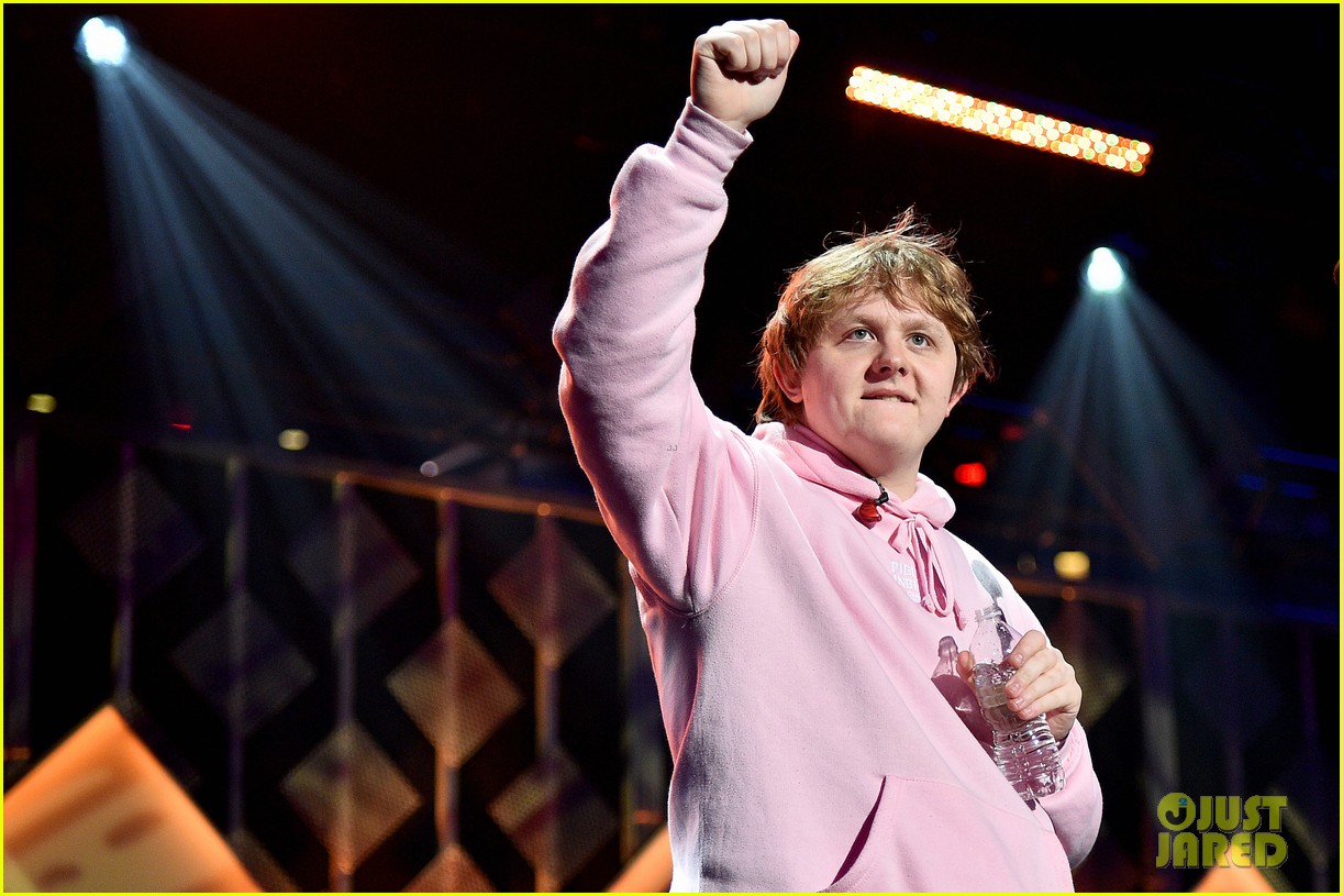 Photo niall horan lewis capaldi louis tomlinson jingle ball ny 40