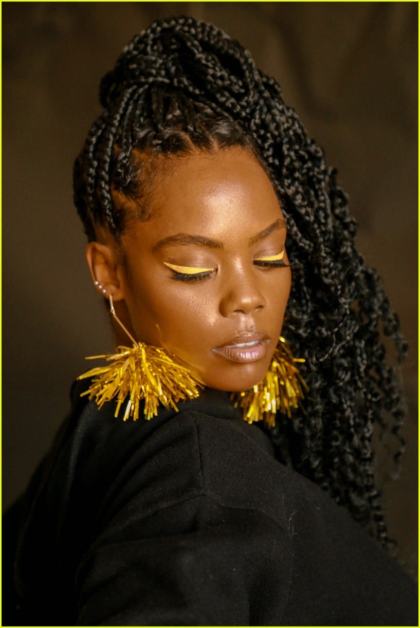 Photo: novi brown 10 fun facts 04 | Photo 4401068 | Just Jared