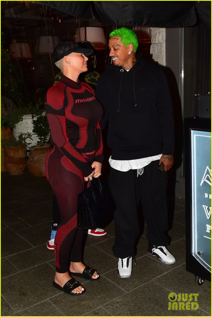 amber rose alexander ae edwards share a kiss on date night 034406128