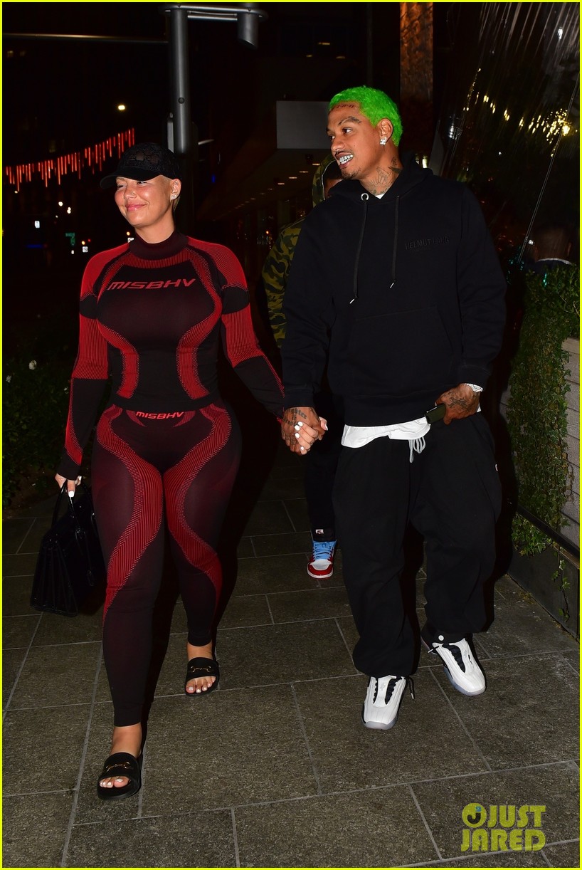 amber rose alexander ae edwards share a kiss on date night 054406130