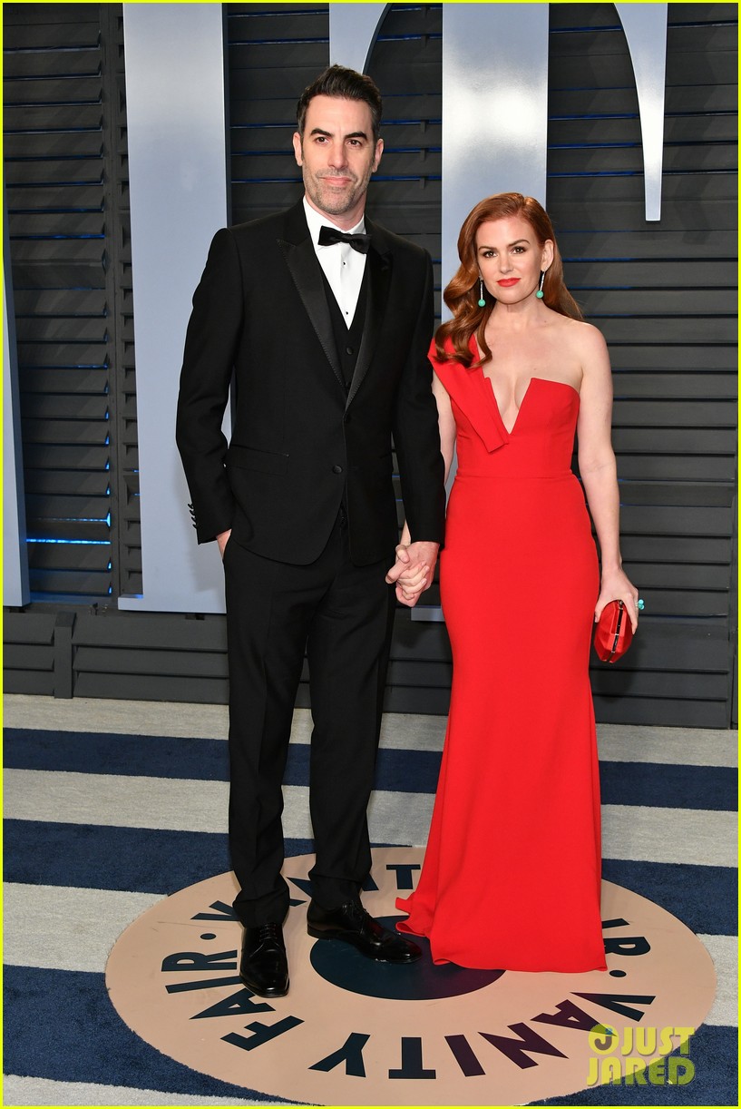 Isla Fisher Reveals Sacha Baron Cohen's Buff New Body with This(02)