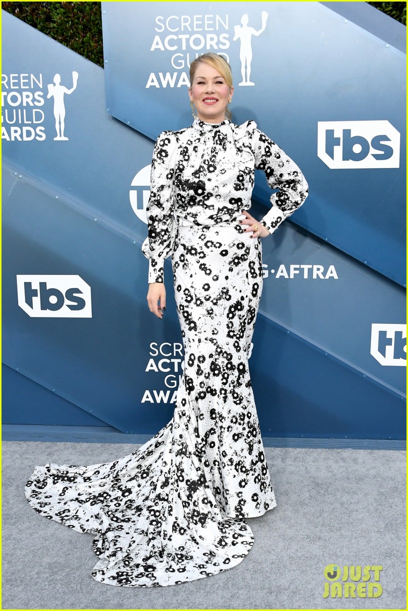 Christina Applegate Dons Black & White Daisy Gown at SAG Awards 2020 ...