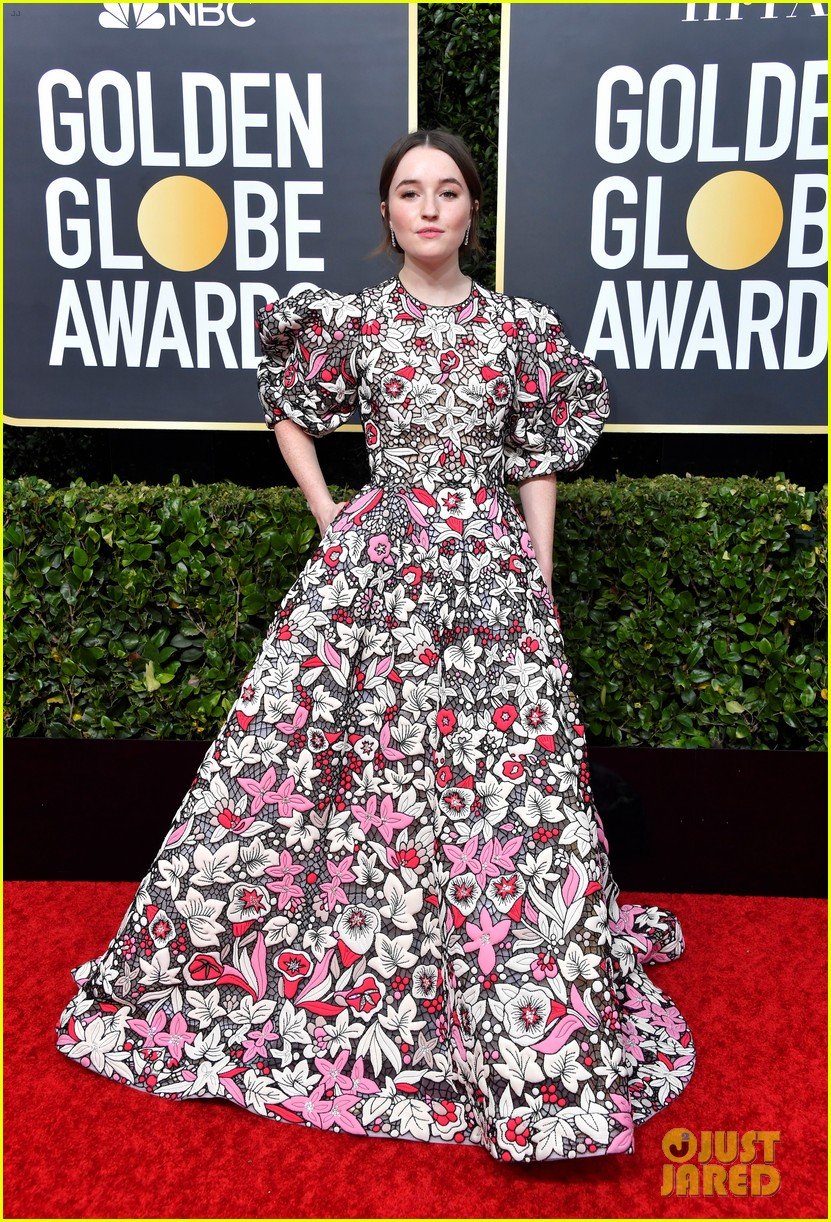 Booksmart's Kaitlyn Dever & Beanie Feldstein Hit the Red Carpet at