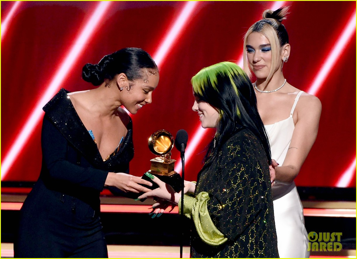 Billie Eilish Wins Best New Artist at Grammys 2020, Thanks the Fans