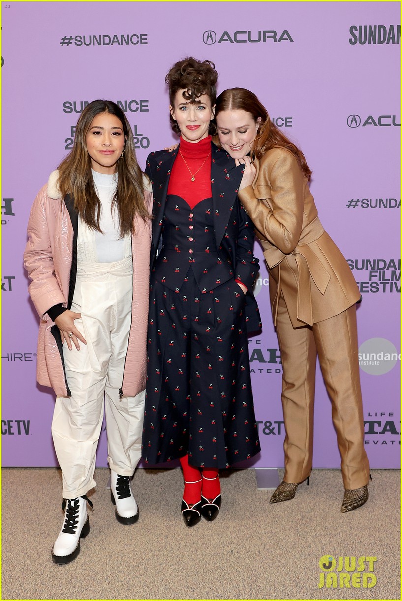 Gina Rodriguez Flexes Her Muscles at 'Kajillionaire' Premiere with Evan