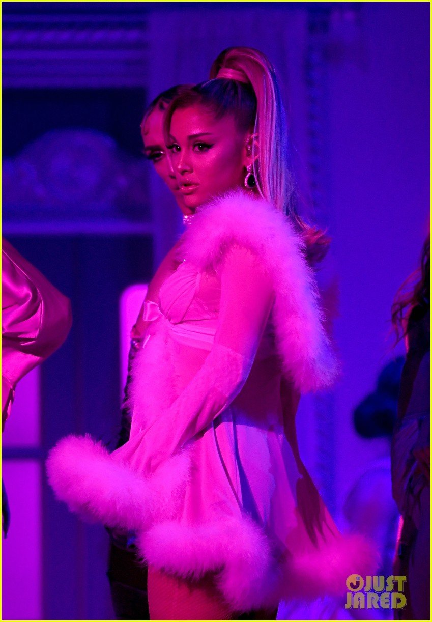 Ariana Grande Goes Sultry in Lingerie for Medley of Her Hits at Grammys 2020 - Photo 4423839 | 2020 Grammys, Ariana Grande, Grammys Photos Just Jared: Entertainment News